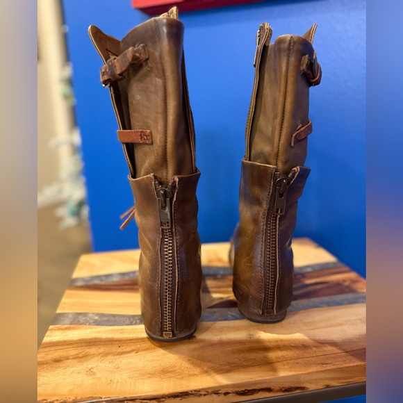 Freebird by Steven Ravi boots. Olive. Size 9 - Picture 4 of 7